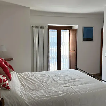 Red Cottage-campo Felice Collimento