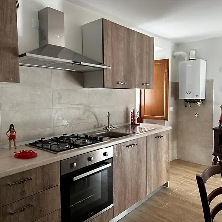 Red Cottage-campo Felice Holiday home Collimento